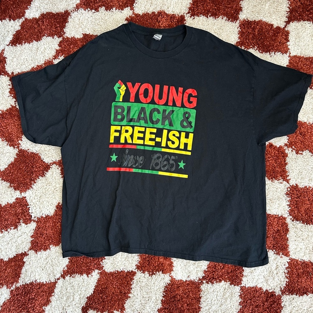 Gildan Black Short Sleeve Tee with Bold Graphic Print — Size 4XL